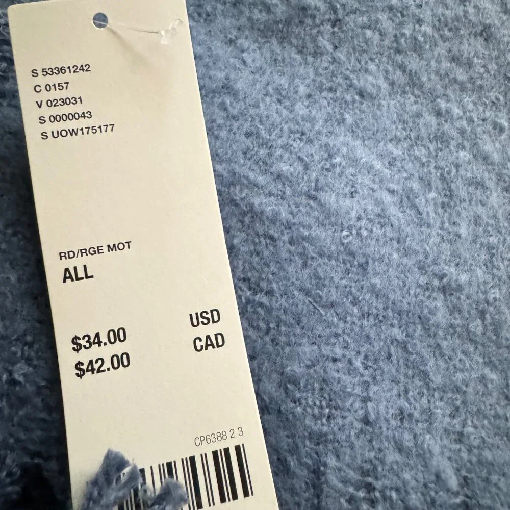 urban outfitters Fuzzy Plaid Scarf With Fringe Edges Blue & White‎ Check Pattern